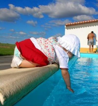 Evite acidentes com as crianças na piscina