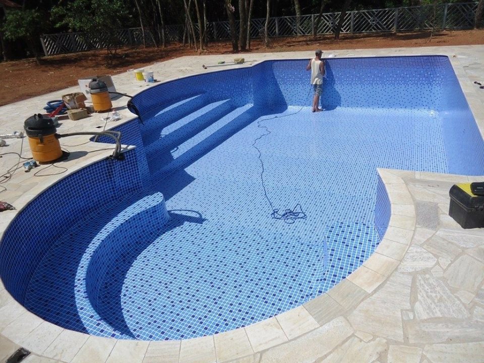Como é fabricada uma piscina de vinil? 1 como e fabricada uma piscina de vinil