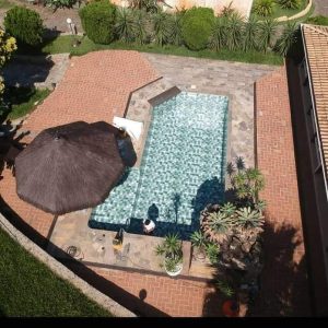 Com quanto tempo tenho que trocar o vinil da minha piscina? 8 Com quanto tempo tenho que trocar o vinil da minha piscina?