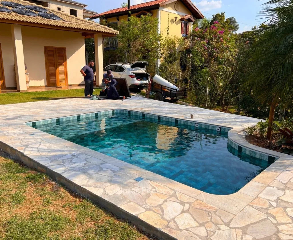 Vale a pena construir uma piscina de vinil em São Paulo - SP? 7 Entrega e Orientações de Uso para Piscina Revestida de Vinil