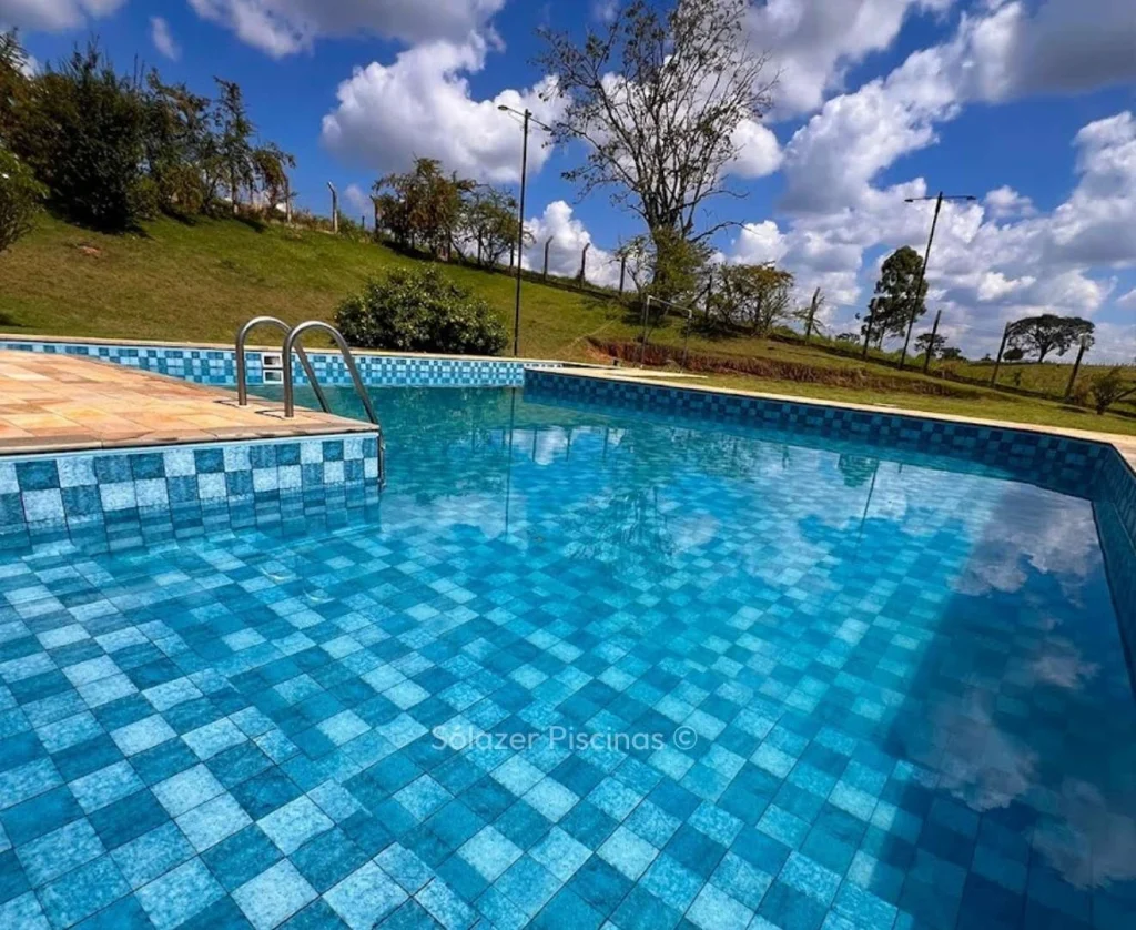 Onde trocar o revestimento da piscina em Atibaia - SP? 2 O que é o revestimento de piscina?