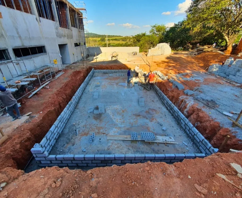 Montagem das paredes de forma externa