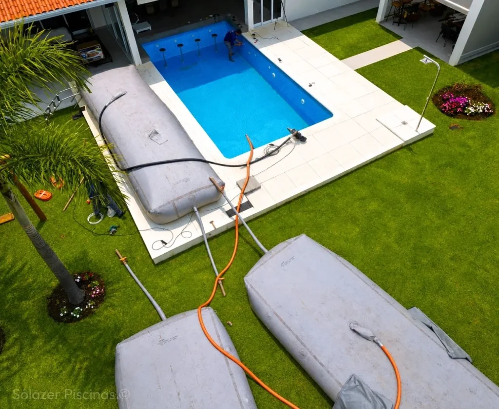 Quando chega a hora de trocar o vinil da piscina?