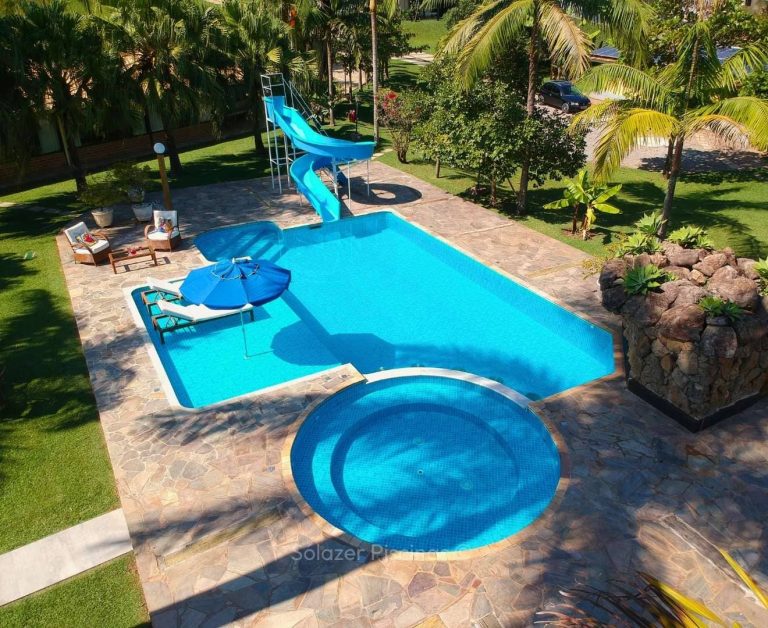 Piscina de vinil com spa e espelho d'água