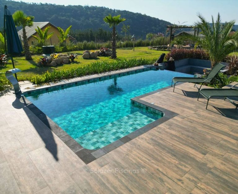 Piscina de vinil com borda infinita