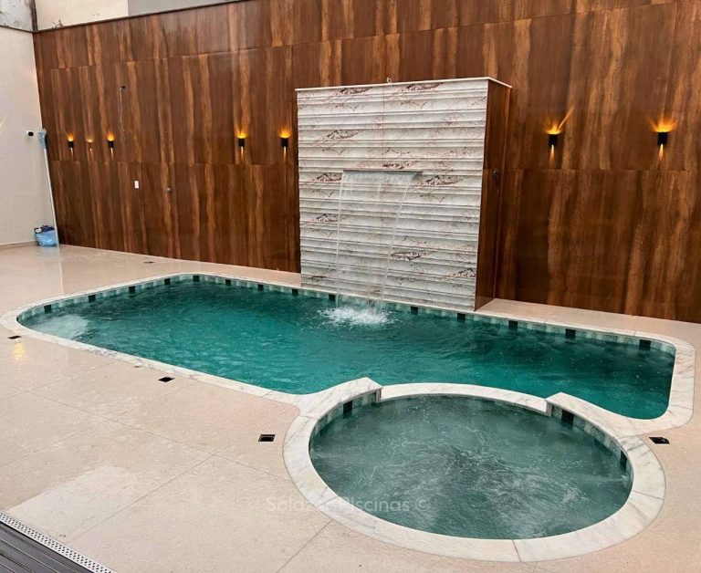 Piscina de vinil com spa