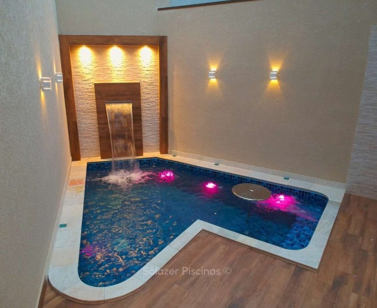 Piscina de vinil com formato irregular