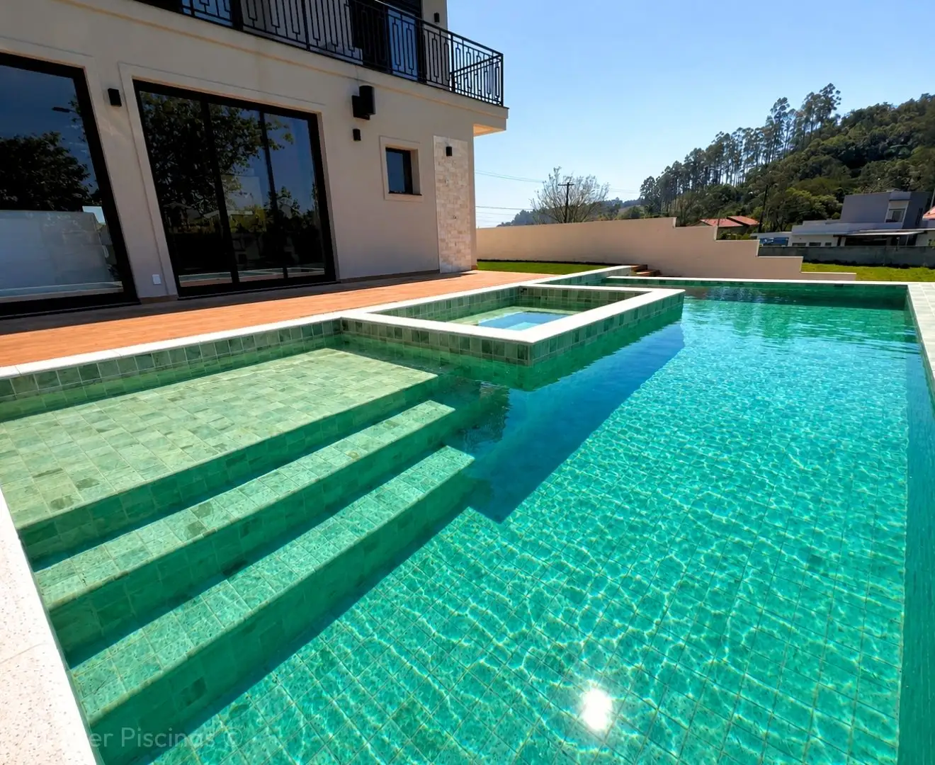 Piscina de concreto armado em Jarinu
