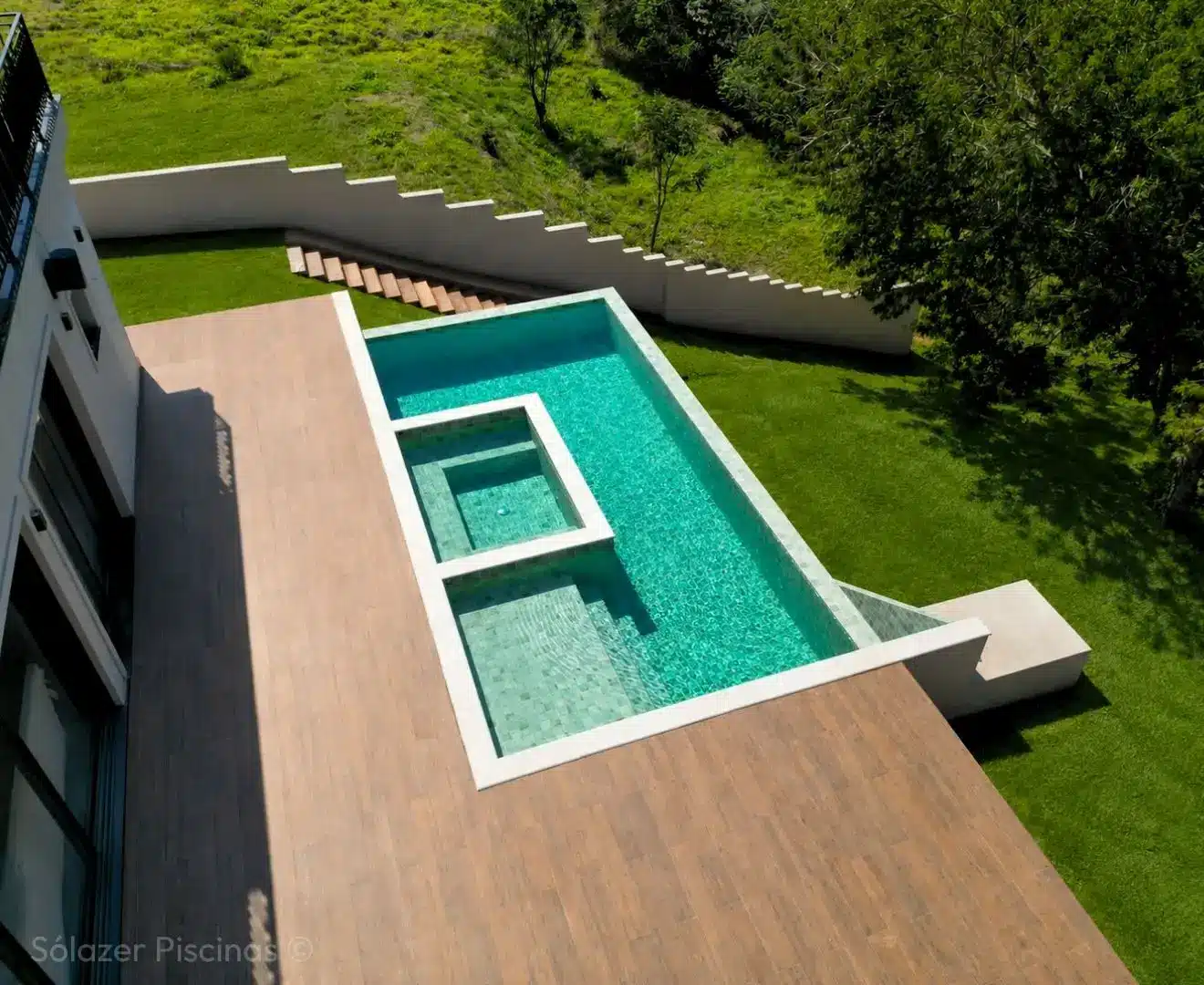 Piscina de concreto armado em Jarinu